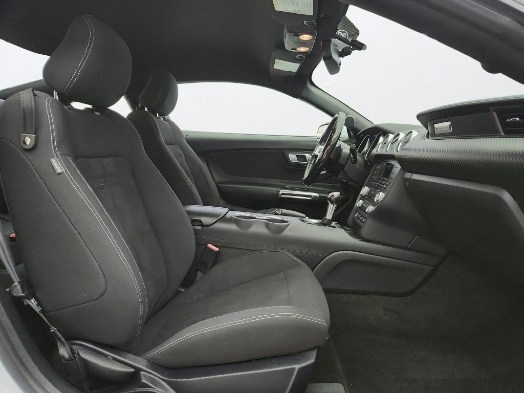Used 2018 Ford Mustang Coupe RWD image 24