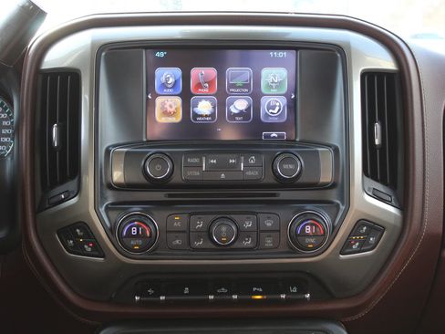 Used 2017 Chevrolet Silverado 2500 High Country image 16