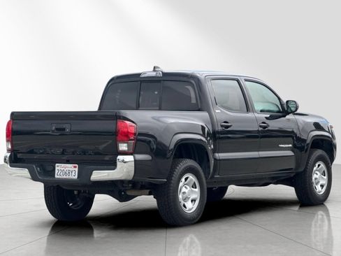 Used 2022 Toyota Tacoma SR5 RWD image 4