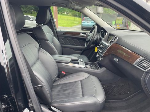 Used 2016 Mercedes-Benz GL 450 4MATIC image 24