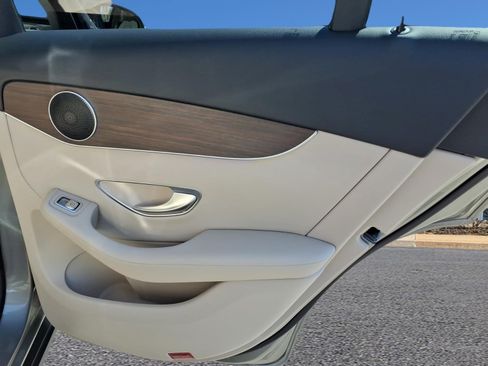 Used 2021 Mercedes-Benz GLC 300 4MATIC image 13