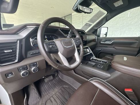 Used 2025 GMC Sierra 3500 Denali w/ Denali Reserve Package AWD/4WD image 10