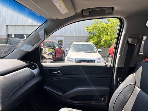 Used 2019 GMC Yukon SLT AWD/4WD image 16