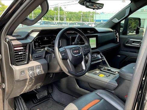 Used 2025 GMC Sierra 2500 AT4 w/ AT4 Premium Plus Package AWD/4WD image 8