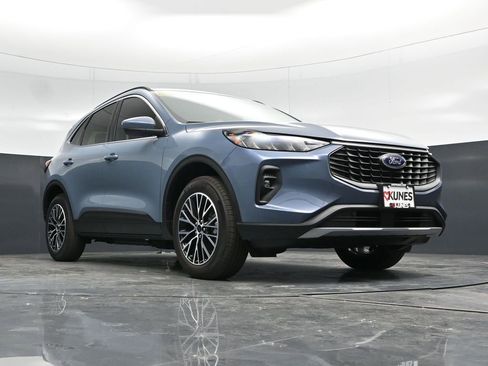 New 2026 Ford Escape SE FWD image 59