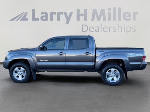 Used 2015 Toyota Tacoma PreRunner image 2
