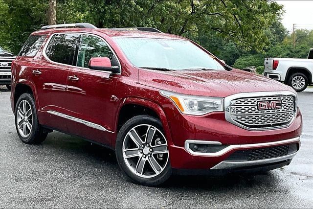 Used 2017 GMC Acadia Denali w/ Technology Package AWD/4WD image 2