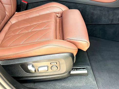 Certified 2025 BMW X5 xDrive50e w/ Premium Package AWD/4WD image 26