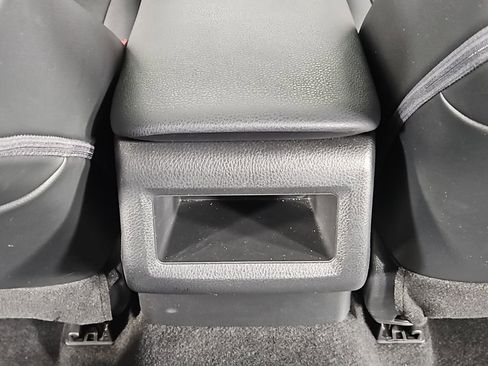 Used 2022 Toyota Camry SE image 23