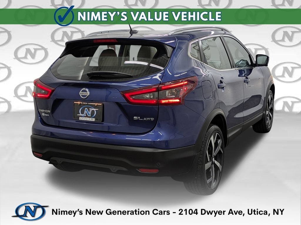 Used 2021 Nissan Rogue Sport SV AWD/4WD image 2