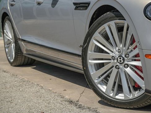 New 2025 Bentley Flying Spur Plug-In Hybrid AWD/4WD image 6