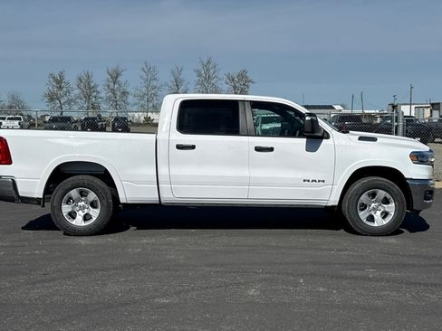 New 2026 RAM 1500 4x4 Crew Cab image 2