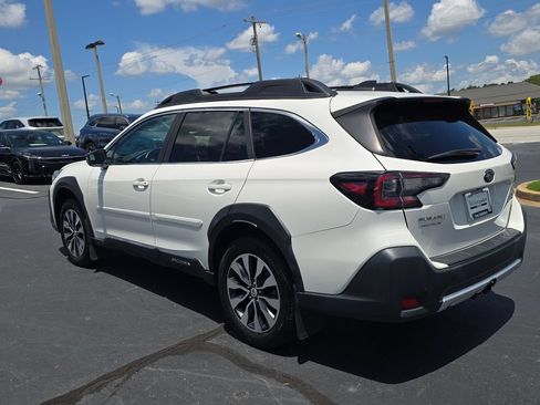 Used 2023 Subaru Outback Limited XT AWD/4WD image 5