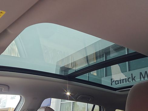 Certified 2022 Volkswagen Atlas SEL R-Line image 10