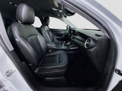 Used 2019 Alfa Romeo Stelvio RWD image 31