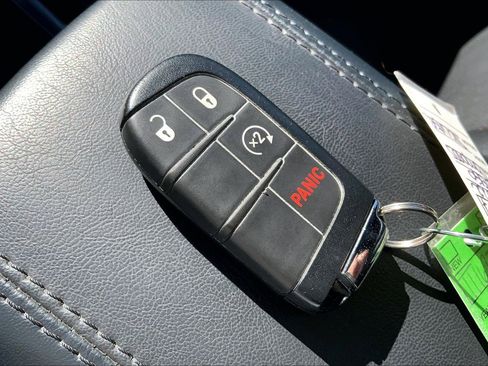 Certified 2022 Jeep Compass Latitude image 13