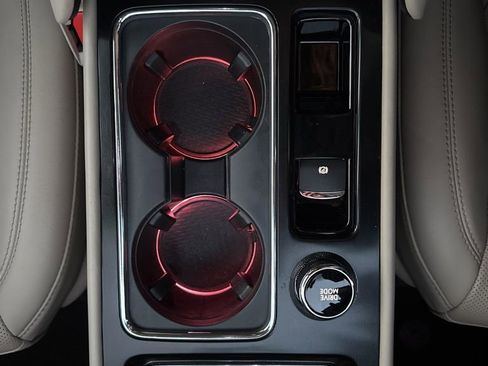 Used 2022 Lincoln Corsair AWD w/ Premium Package image 2