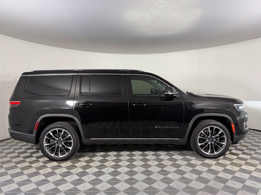Used 2022 Jeep Wagoneer Series III w/ Premium Group I RWD image 5