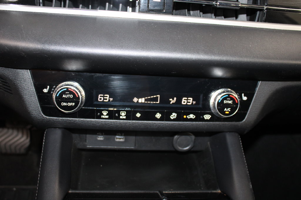 Used 2023 Mitsubishi Outlander SE Black Edition AWD/4WD image 40