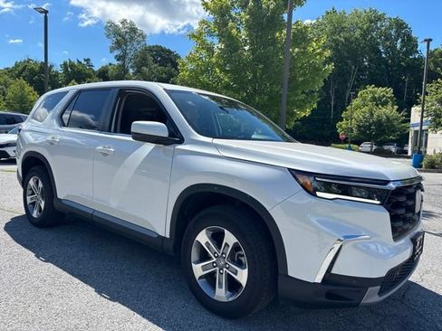 Used 2025 Honda Pilot EX-L image 4