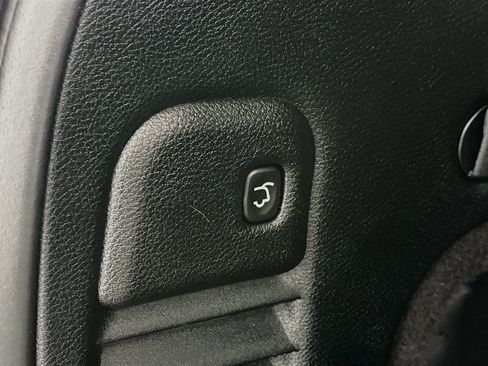 Used 2017 Jeep Grand Cherokee Limited image 32