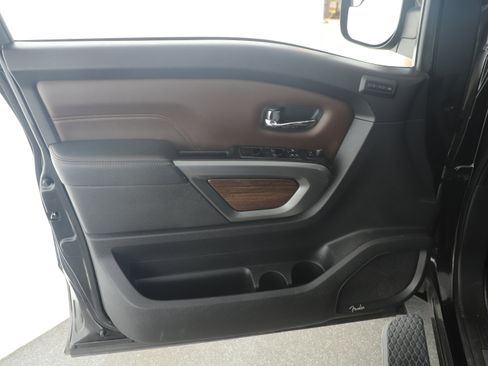 Used 2019 Nissan Titan Platinum Reserve w/ Platinum Utility Package image 7