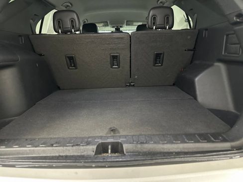 Used 2020 Chevrolet Equinox Premier w/ LPO, Floor Liner Package FWD image 14
