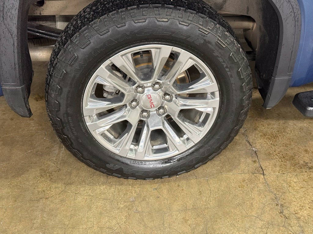 Used 2025 GMC Sierra 1500 Denali AWD/4WD image 6