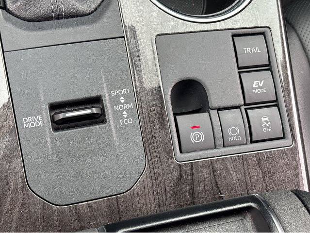 Used 2025 Toyota Highlander Platinum AWD/4WD image 30