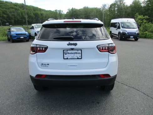 Used 2026 Jeep Compass Latitude w/ Quick Order Package 29K AWD/4WD image 6