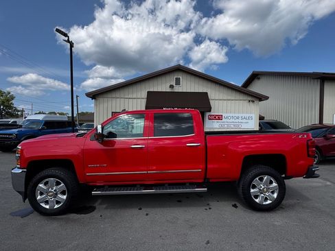 Used 2019 Chevrolet Silverado 2500 LTZ w/ LTZ Plus Package AWD/4WD image 2