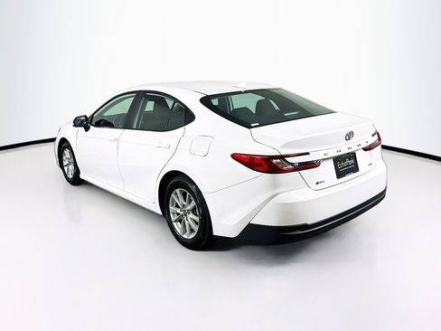 Used 2025 Toyota Camry LE image 5