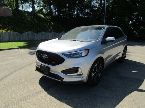 Certified 2022 Ford Edge ST w/ Equipment Group 401A image 11