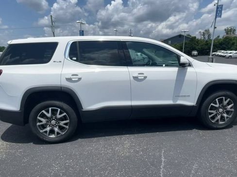 Used 2023 GMC Acadia SLE FWD image 9