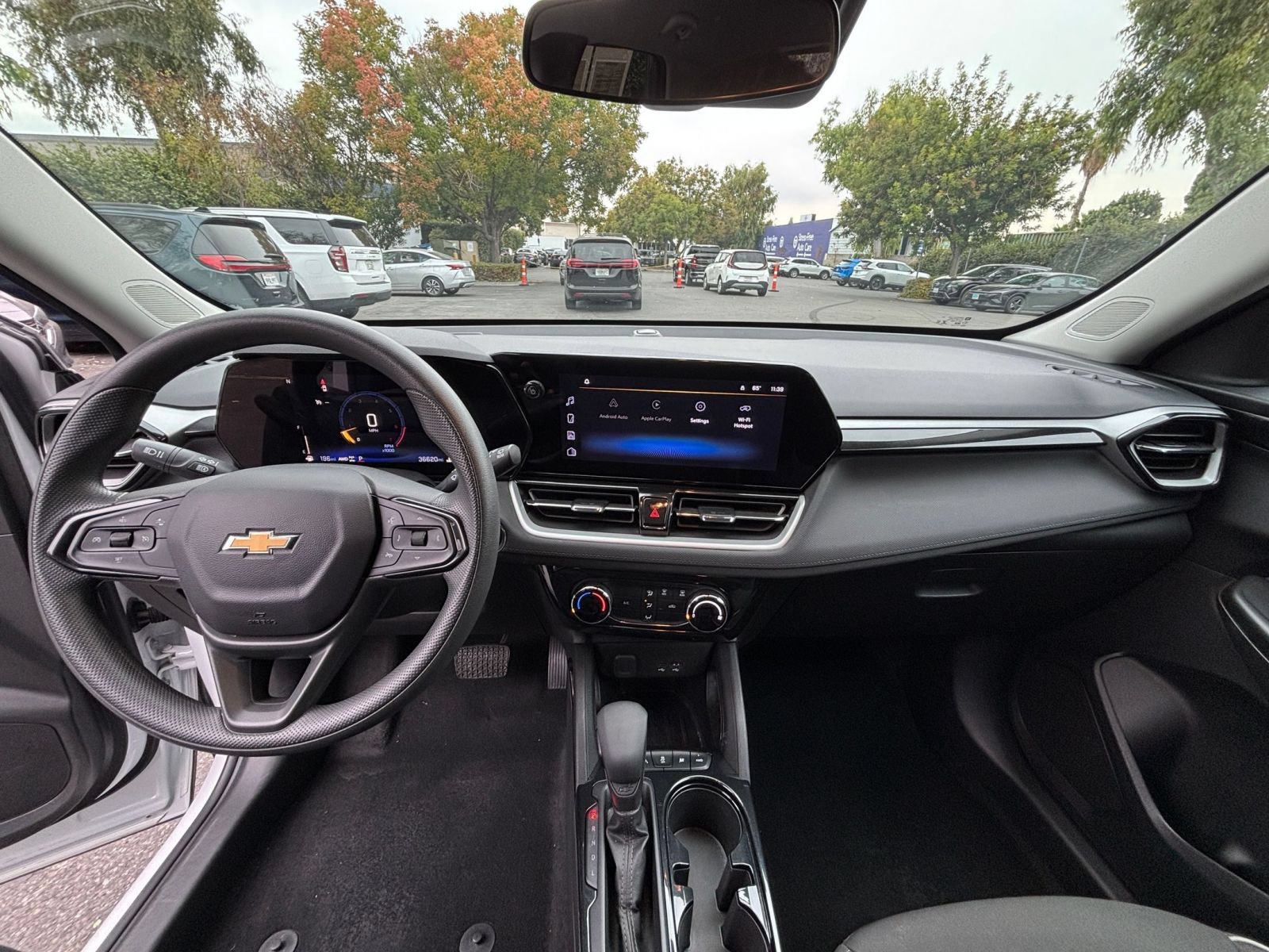Used 2025 Chevrolet TrailBlazer LT AWD/4WD image 31