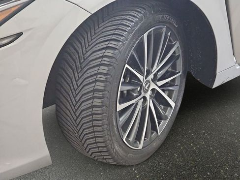 Used 2023 Lexus ES 250 w/ Premium Package AWD/4WD image 31