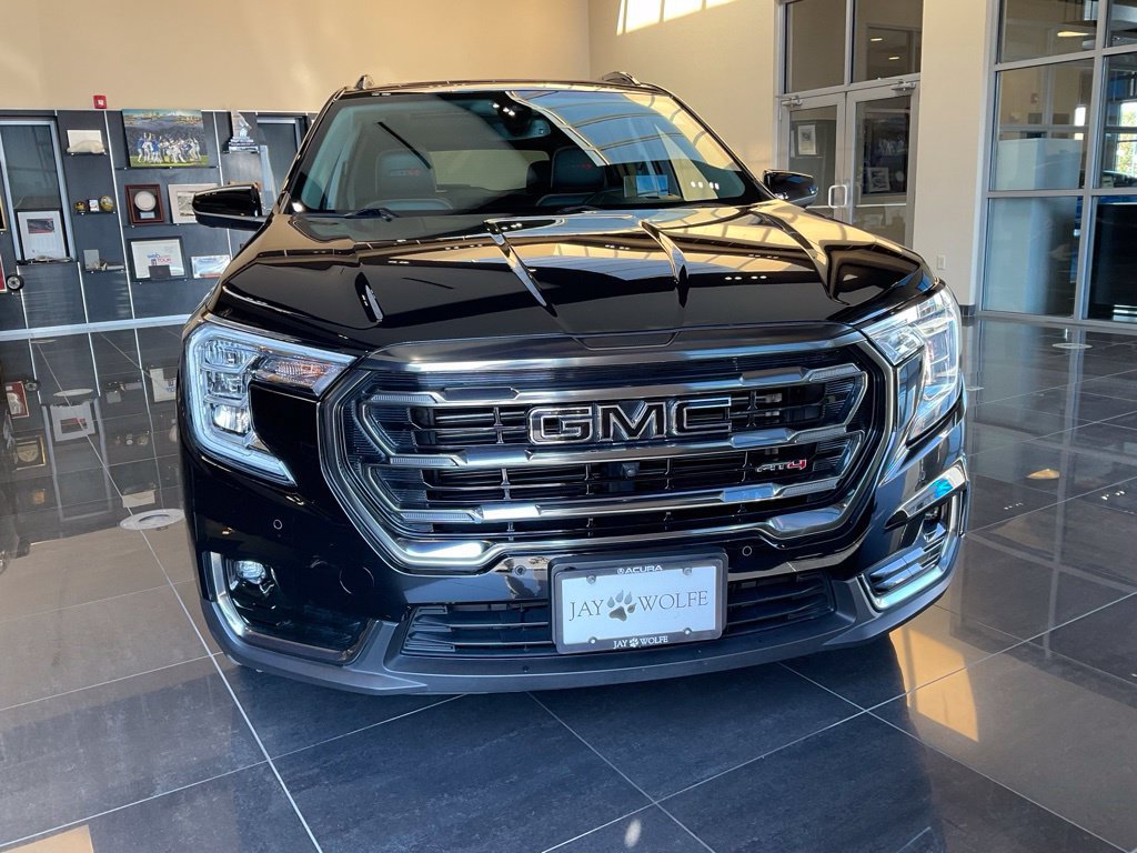 Used 2023 GMC Terrain AT4 w/ Infotainment Package II AWD/4WD image 2