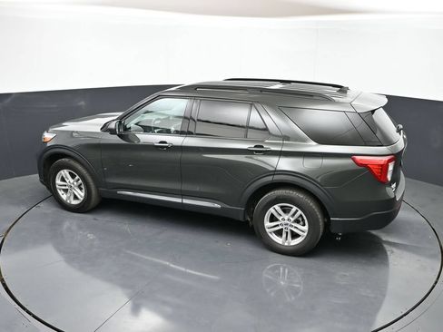 Used 2024 Ford Explorer XLT AWD/4WD image 41