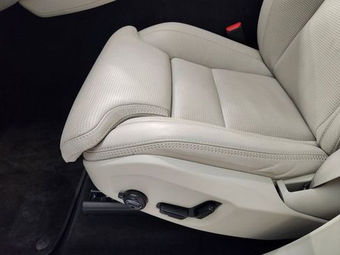 Used 2025 Volvo XC90 T8 Ultra w/ Protection Package Premier image 24