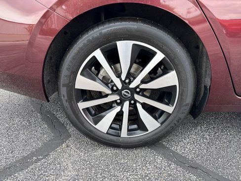 Used 2024 Nissan Sentra SV w/ SV Premium Package FWD image 11