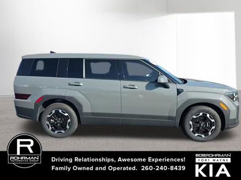 Used 2024 Hyundai Santa Fe SE image 4