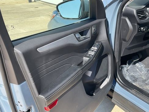 Used 2023 Ford Escape Platinum w/ Class II Trailer Tow Package image 8