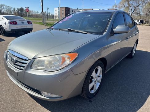 Used 2010 Hyundai Elantra SE FWD image 3