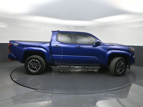 Used 2025 Toyota Tacoma TRD Sport AWD/4WD image 42
