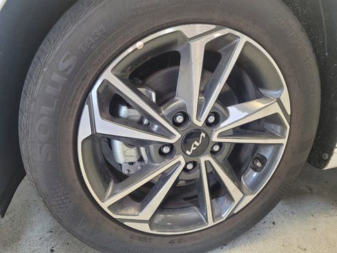 Used 2024 Kia Forte LXS image 31