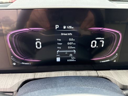 Used 2023 Kia Telluride EX image 37