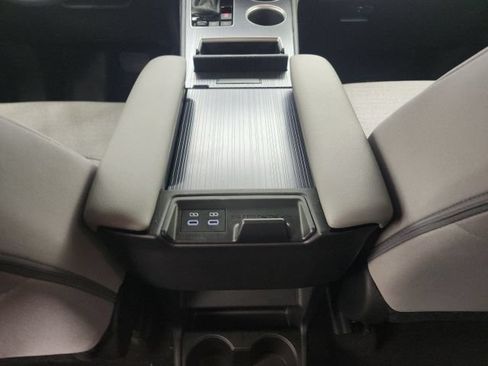 Used 2026 Toyota Sienna LE FWD image 15