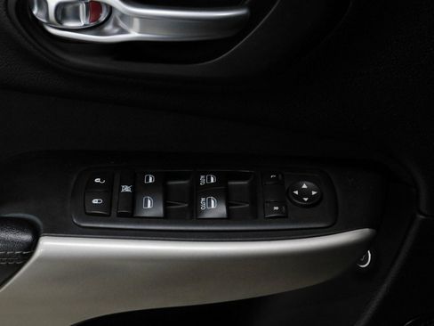 Used 2017 Jeep Cherokee Latitude w/ Comfort & Convenience Group image 26