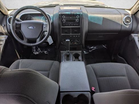 Used 2010 Ford Explorer XLT AWD/4WD image 16