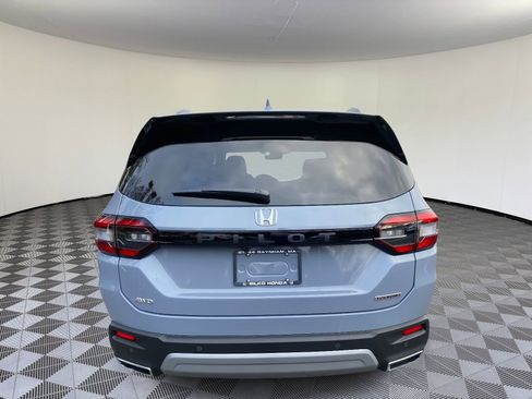 New 2025 Honda Pilot Touring image 5